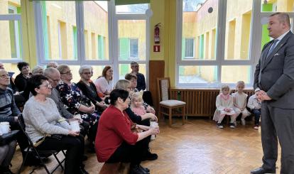 Pan Burmistrz Sebastian Witek złożył życzenia dla wszystkich Babć i Dziadków