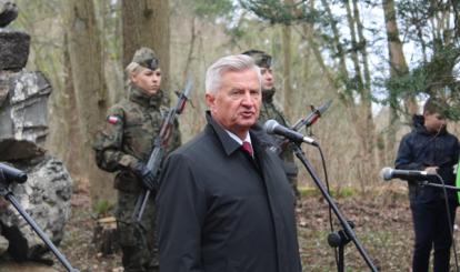 Uroczyste odsłonięcie TABLICY POŚWIĘCONEJ OFIAROM BYŁYCH I OBECNIE TRWAJĄCYCH KONFLIKTÓW ZBROJNYCH „Nigdy więcej wojen!” 