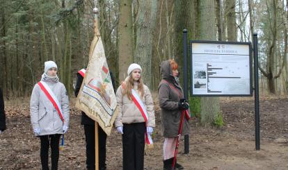 Uroczyste odsłonięcie TABLICY POŚWIĘCONEJ OFIAROM BYŁYCH I OBECNIE TRWAJĄCYCH KONFLIKTÓW ZBROJNYCH „Nigdy więcej wojen!” 