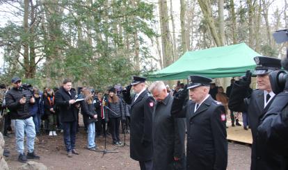 Uroczyste odsłonięcie TABLICY POŚWIĘCONEJ OFIAROM BYŁYCH I OBECNIE TRWAJĄCYCH KONFLIKTÓW ZBROJNYCH „Nigdy więcej wojen!” 