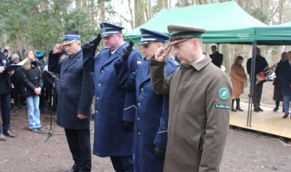 Uroczyste odsłonięcie TABLICY POŚWIĘCONEJ OFIAROM BYŁYCH I OBECNIE TRWAJĄCYCH KONFLIKTÓW ZBROJNYCH „Nigdy więcej wojen!” 