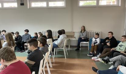 Spotkanie w SP w Redle z Policją w celu zapewnienia bezpieczeństwa w sieci