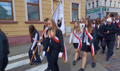 Święto Narodowe Trzeciego Maja, fot. Szkoła Podstawowa im. kardynała S. Wyszyńskiego w Bolkowie