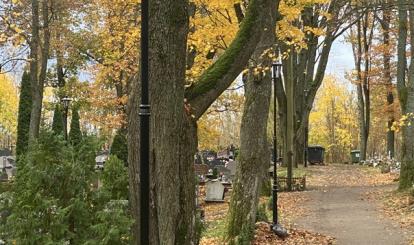 Nowe oświetlenie na cmentarzu komunalnym w Połczynie-Zdroju