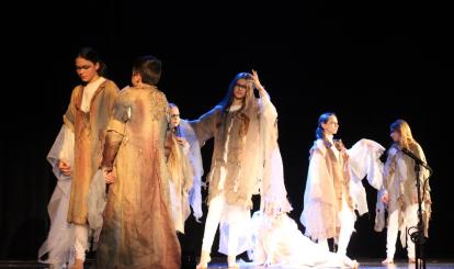 Spektakl teatralny pt. „OSTATNIE TYSIĄC MOTYLI” 