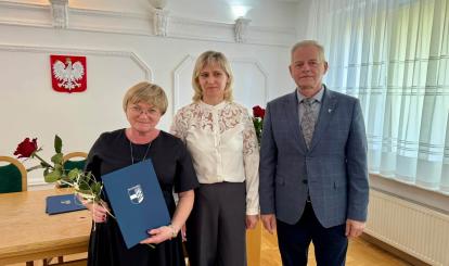 WRĘCZENIE NAGRÓD BURMISTRZA Z OKAZJI DNIA EDUKACJI NARODOWEJ 2026🌹