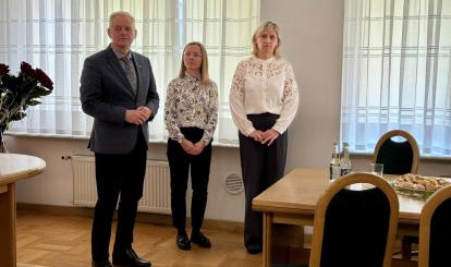 WRĘCZENIE NAGRÓD BURMISTRZA Z OKAZJI DNIA EDUKACJI NARODOWEJ 2026🌹