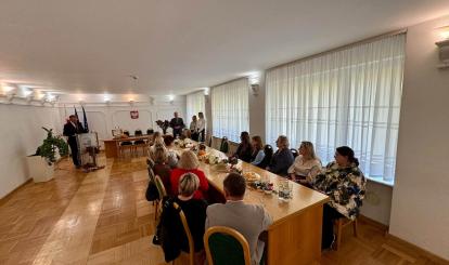 WRĘCZENIE NAGRÓD BURMISTRZA Z OKAZJI DNIA EDUKACJI NARODOWEJ 2026🌹