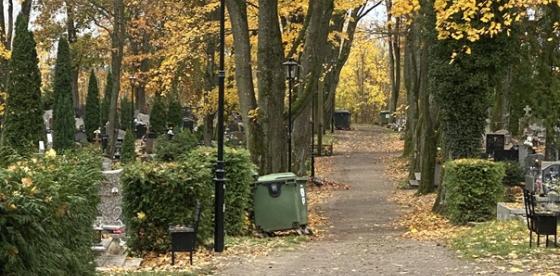 Nowe oświetlenie na cmentarzu komunalnym w Połczynie-Zdroju