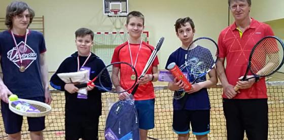 MIĘDZYSZKOLNY HALOWY TURNIEJ TENISA ZIEMNEGO DZIECI I MŁODZIEŻY 