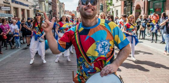 RAFAŁ KRZANOWSKI instruktor, który poprowadzi warsztaty bębniarskie w Połczynie-Zdroju