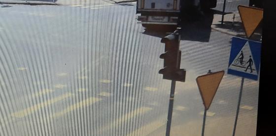 POSZUKIWANI ŚWIADKOWIE POTRĄCENIA WÓZKA DZIECIĘCEGO Z DZIEĆMI