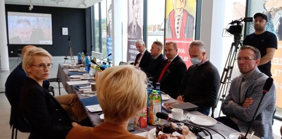 Spotkanie samorządowców odbyło się w Galerii Kina Goplana