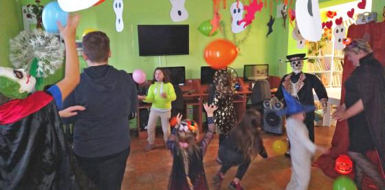 HALLOWEENOWE ZABAWY W FILII BIBLIOTECZNEJ W KOŁACZU