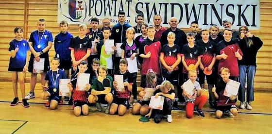 OTWARTE MISTRZOSTWA POWIATU ŚWIDWIŃSKIEGO W TENISIE STOŁOWYM