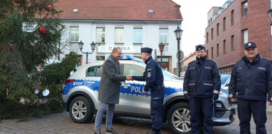 CZTERY NOWE RADIOWOZY ORAZ DWA ROWERY DLA ŚWIDWIŃSKICH POLICJANTÓW
