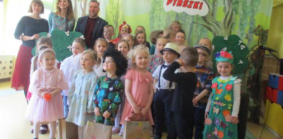 Sukcesy  przedszkolaków z „Pod Jarzębinki’ w XX Powiatowy Konkurs Recytatorski 