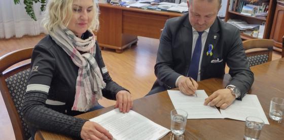 Moment podpisania porozumienia