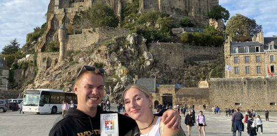 Studenci z Połczyna-Zdroju w Mont Saint- Michel we Francji