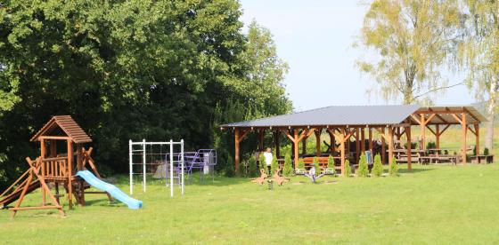 Miejsce rekreacyjno-integracyjne przy Geo-świetlicy w Popielewie