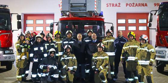 Uroczyste przekazanie samochodu z drabiną dla OSP Połczyn-Zdrój