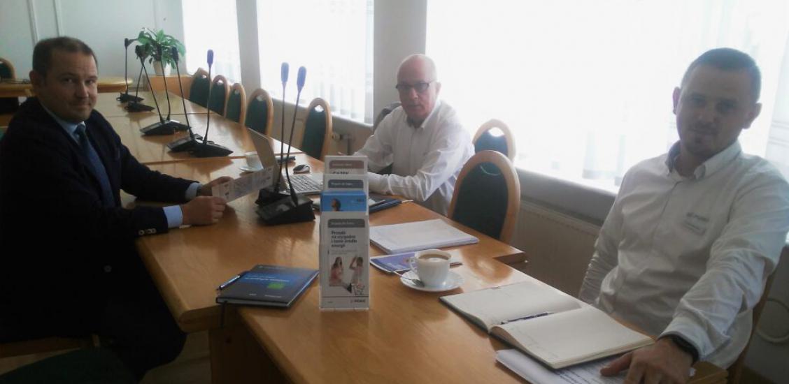 Punkt konsultacyjny znajduje się w Sali Narad Urzędu Miejskiego