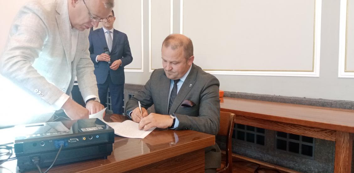 Moment podpisania umowy spółki