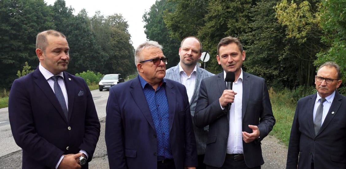 Jedno ze spotkań Burmistrza Połczyna-Zdroju Sebastiana Witka z Zarządem Województwa Zachodniopomorskiego na drodze do Świdwina.