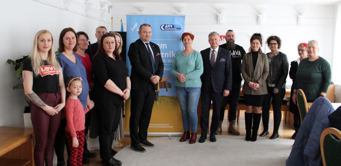  Podpisanie umów z Programu Społecznik 2022-2024 w Urzedzie Miejskim w Połczynie-Zdroju