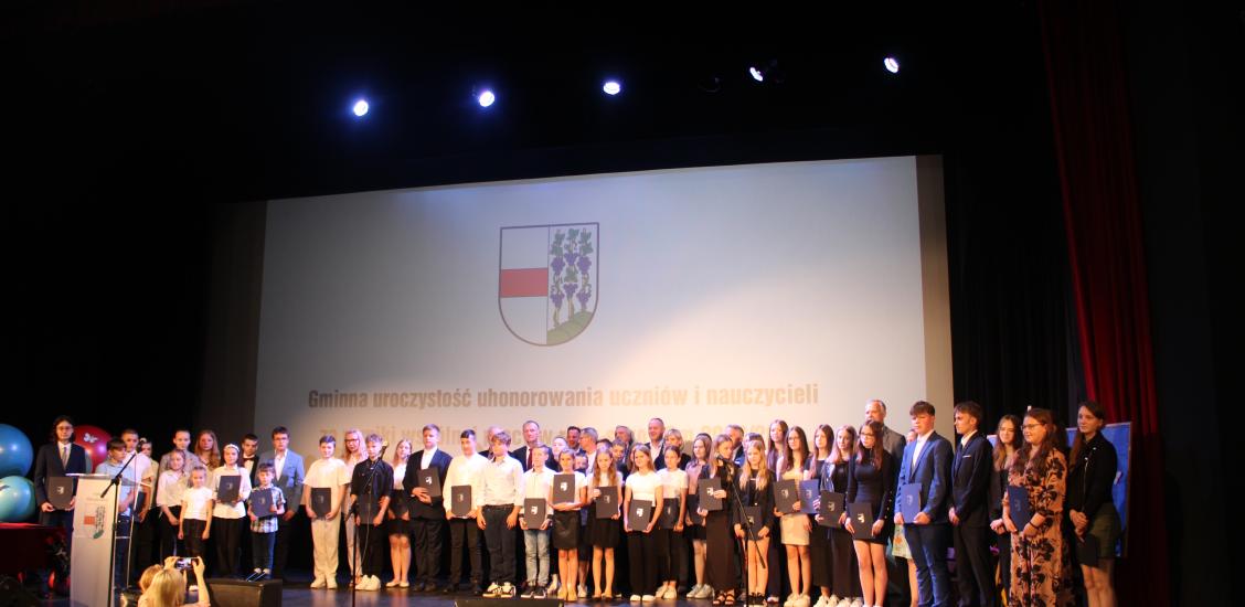 Gminna uroczystość uhonorowania uczniów i nauczycieli za wyniki wspólnej pracy w roku szkolnym 2023/2024