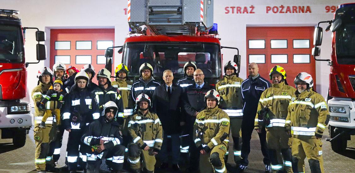 Uroczyste przekazanie samochodu z drabiną dla OSP Połczyn-Zdrój