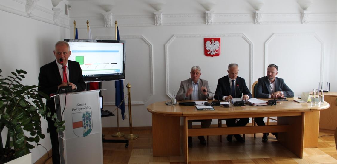 Burmistrz Połczyna-Zdroju z absolutorium i wotum zaufania