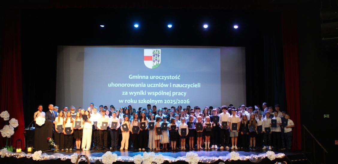 uroczystość uhonorowania uczniów i nauczycieli za wyniki wspólnej pracy w roku szkolnym 2025/2026